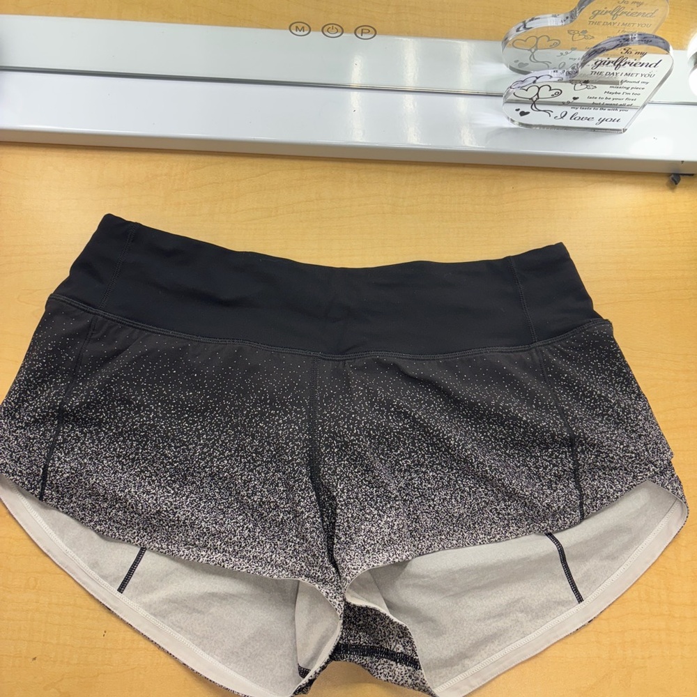 Lululemon Athletica Women's Black/White Spotted Shorts